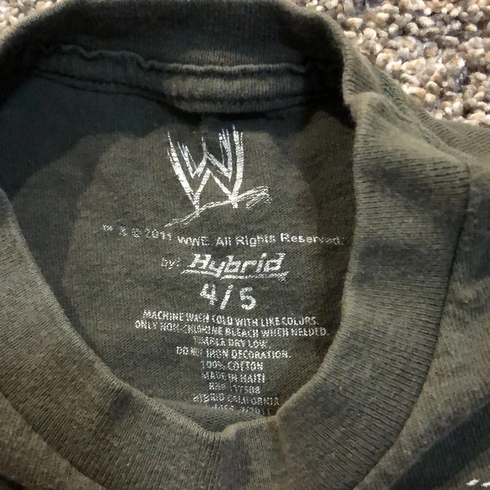 Boys WWE shirt - Picture 3 of 3